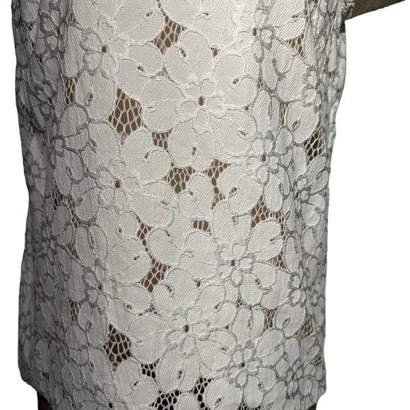 Lilly Pulitzer white top in Medium. Zip back. EUC. Absolutely beautiful - Picture 4 of 10